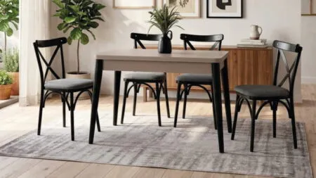 MOON MASA & SANDALYE SET siyah metal ayaklı sandalyeler ve açık renk masa tablası ile modern mutfak takımı