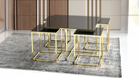 Yavrulu Sehpa Açık Ceviz modeli, altın sarısı metal ayaklı ve cam yüzeyli modern sehpa seti